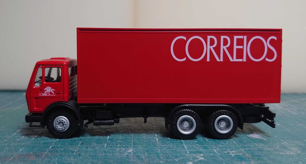 Camião Mercedes Correios de Portugal - escala 1/87