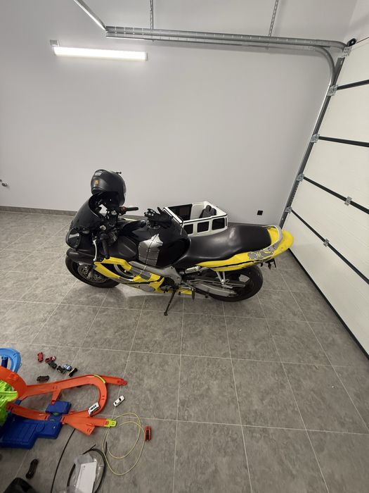 Honda cbr600 f4 2000 рік