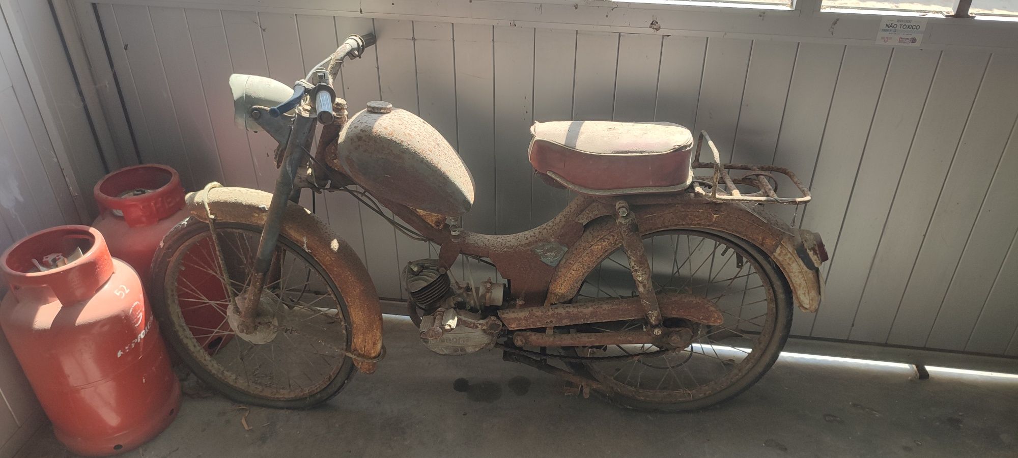 Motorizada com pedais flandria