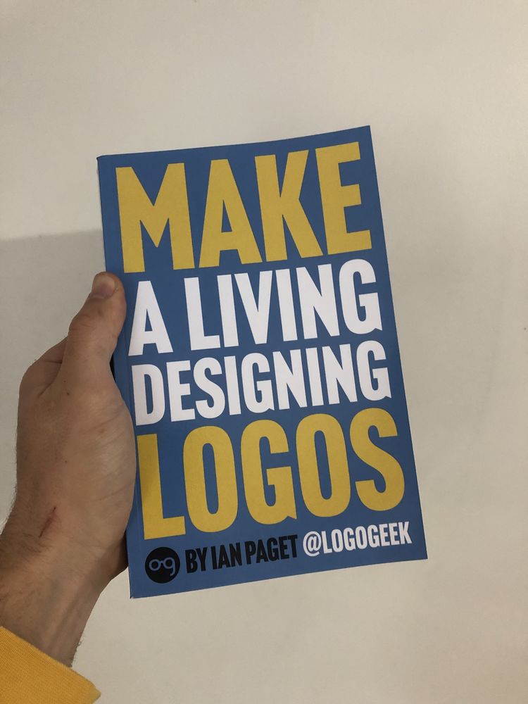 Livro Make a Living Designing Logos by Ian Paget