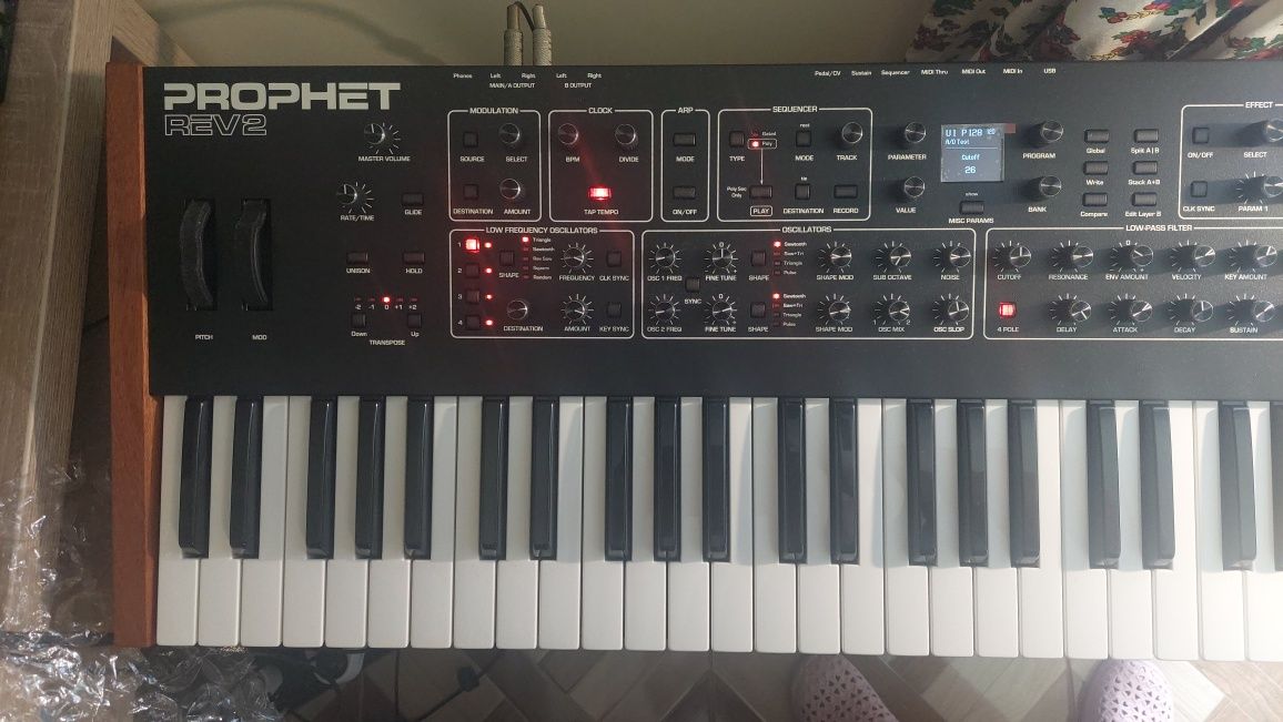 Syntezator analogowy SEQUENTIAL Cirquit Prophet Rev2 16 Keyboard