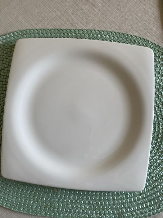 Conjunto pratos novos Loja do Gato Preto