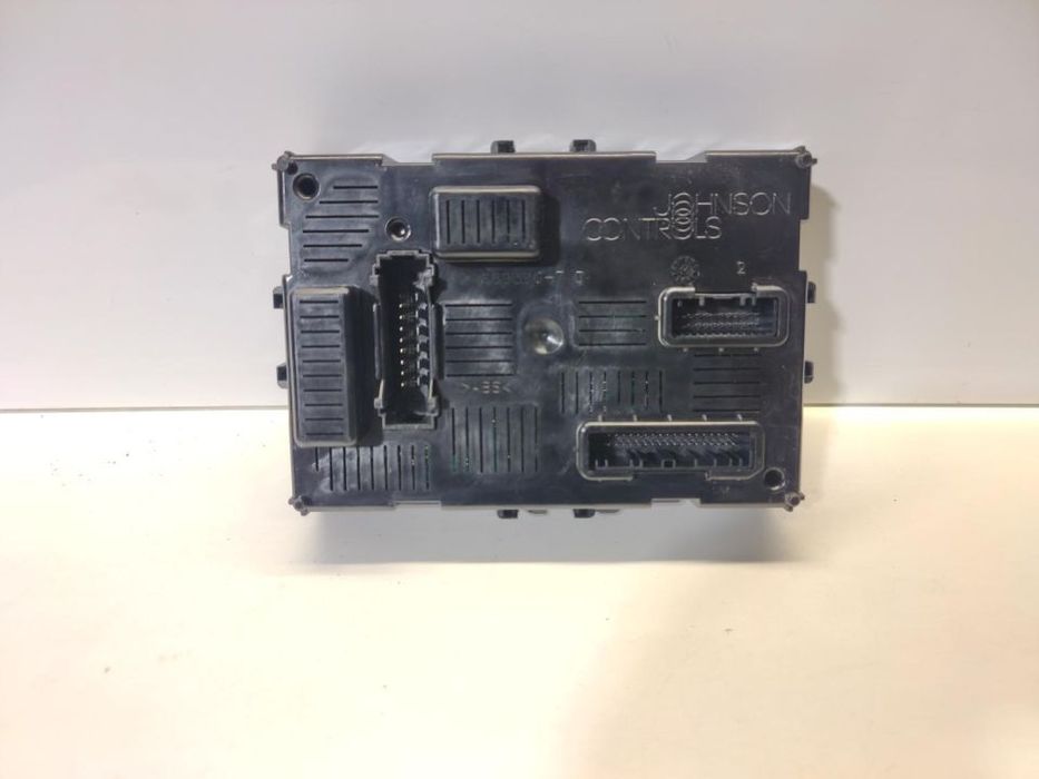 Modulo BCM L2 CR Renault Clio III 1.5 Dci 8201054128