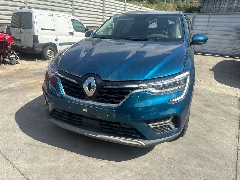 RENAULT ARKANA 1.6 E-TECH HIBRID DE 2022 (CENTRO DE ABATE)