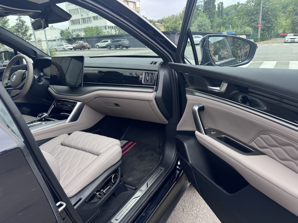 Продам машину BYD Tang