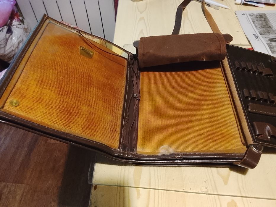Винтажный кожаный планшет,классический из натуральной кожи.