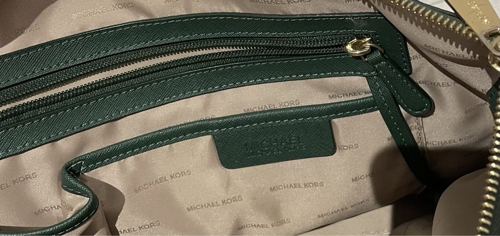 Сумочка Michael Kors болотного цвета .