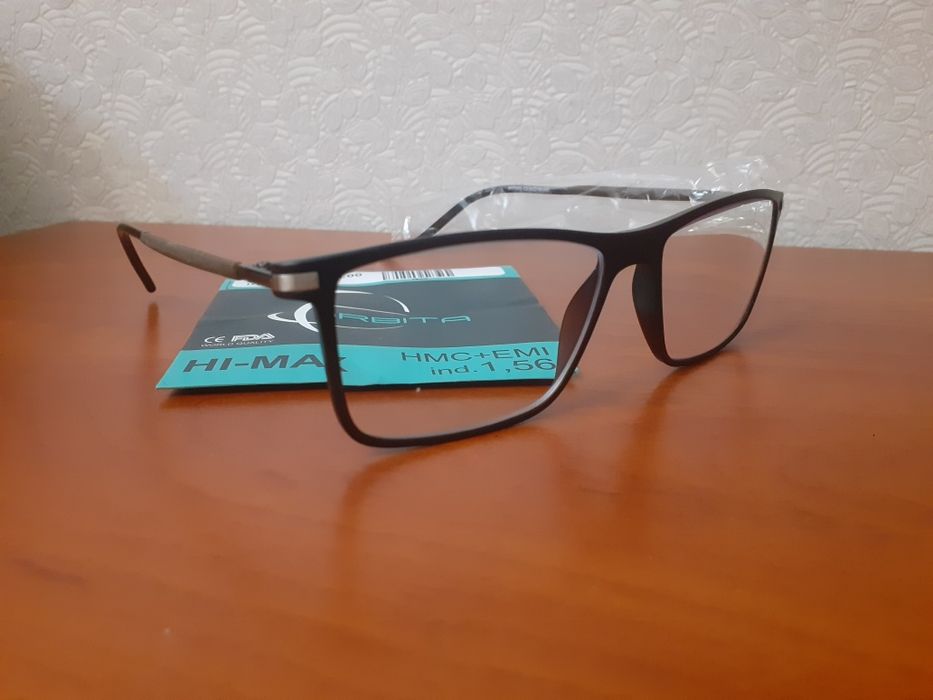 Продам очки для близи +1,50