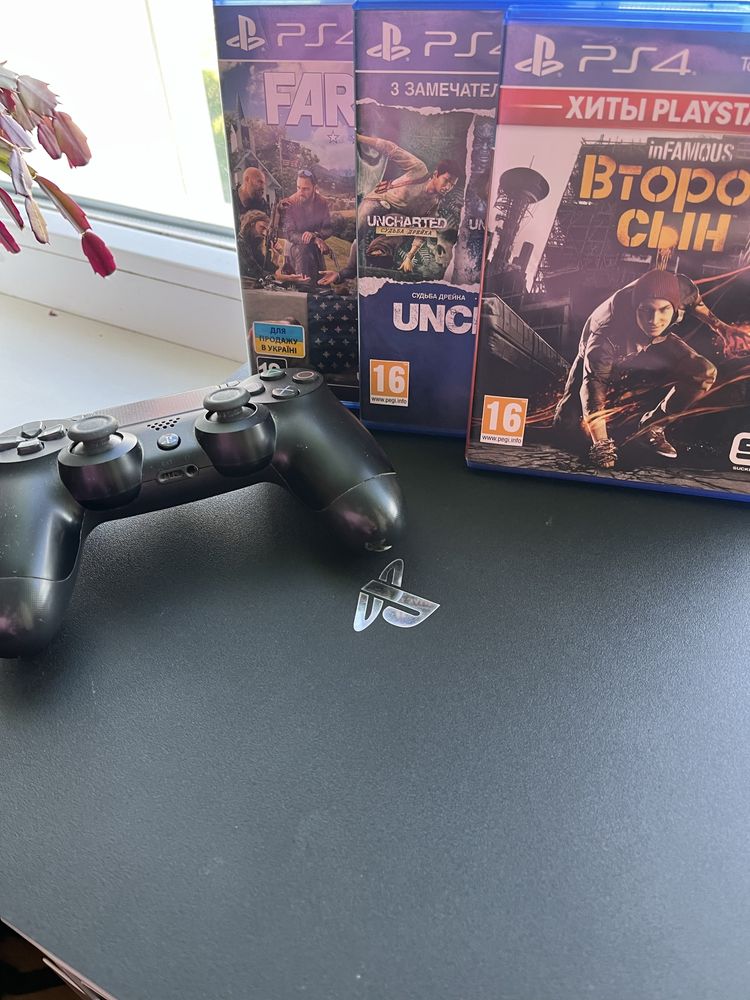 PS 4 Pro 1tb.
