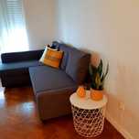 Sofá cama com chaiselongue como Novo