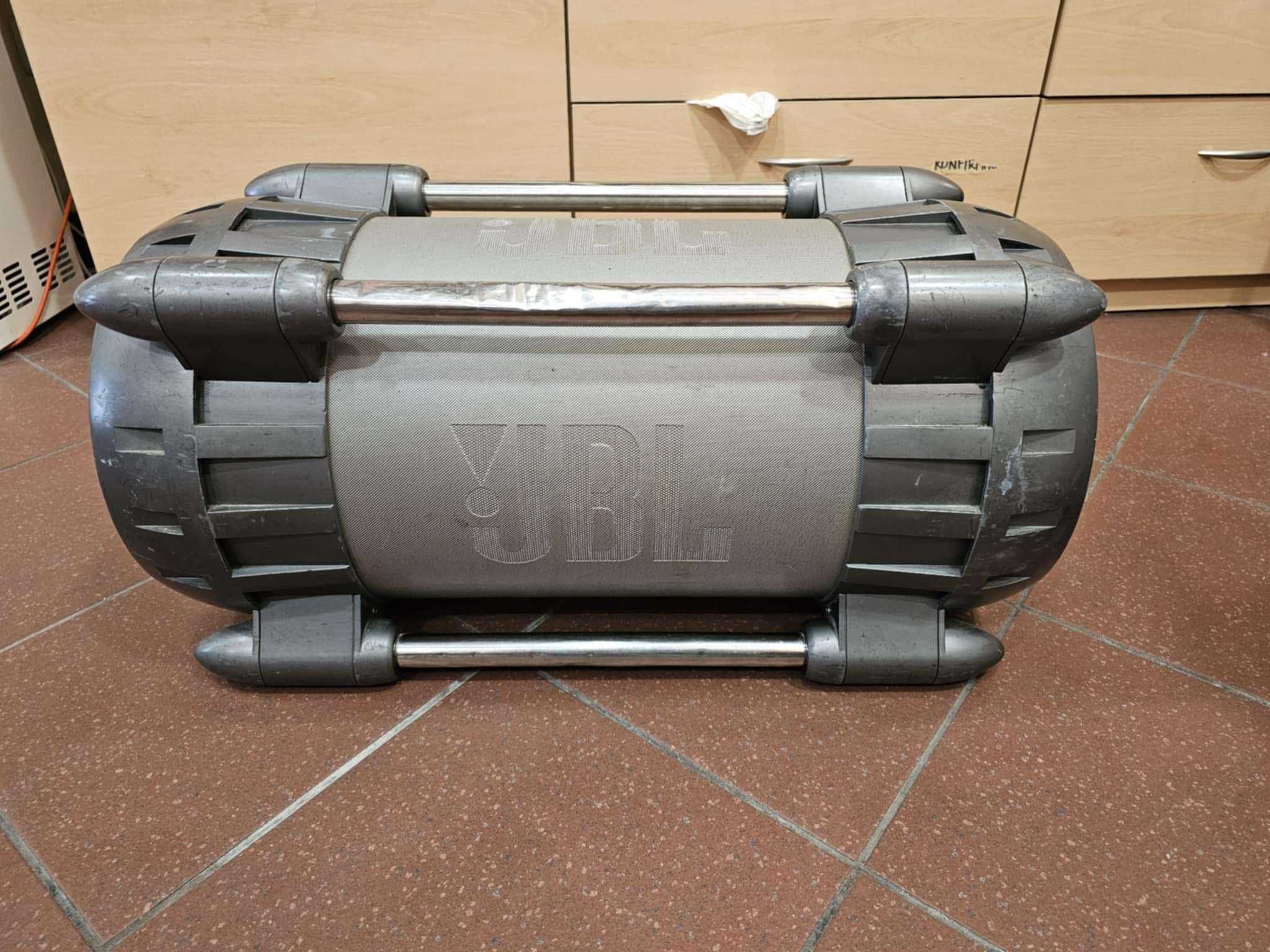 Tuba basowa JBL
BTX 250