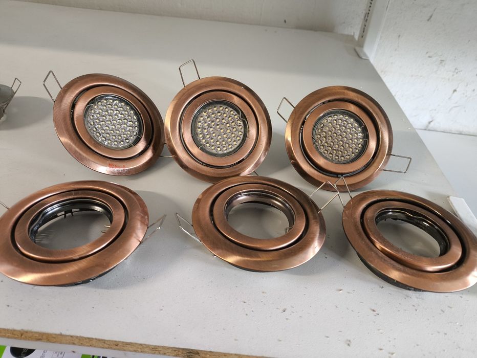 Oprawy halogenowe 4 i 6 sztuk