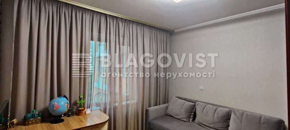 Продаємо затишну 3кім.квартиру в Деснянському р-ні Марини Цвєтаєвої 12