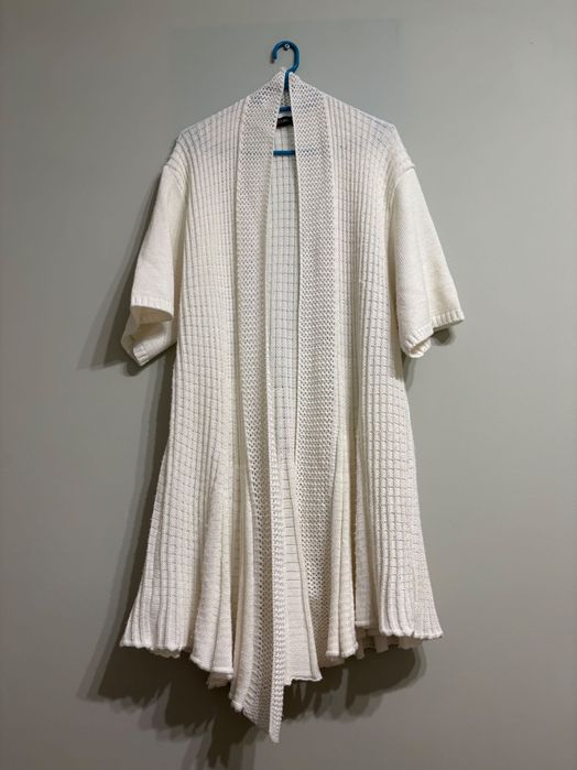 Biały długi sweter z falbaną Yours 44