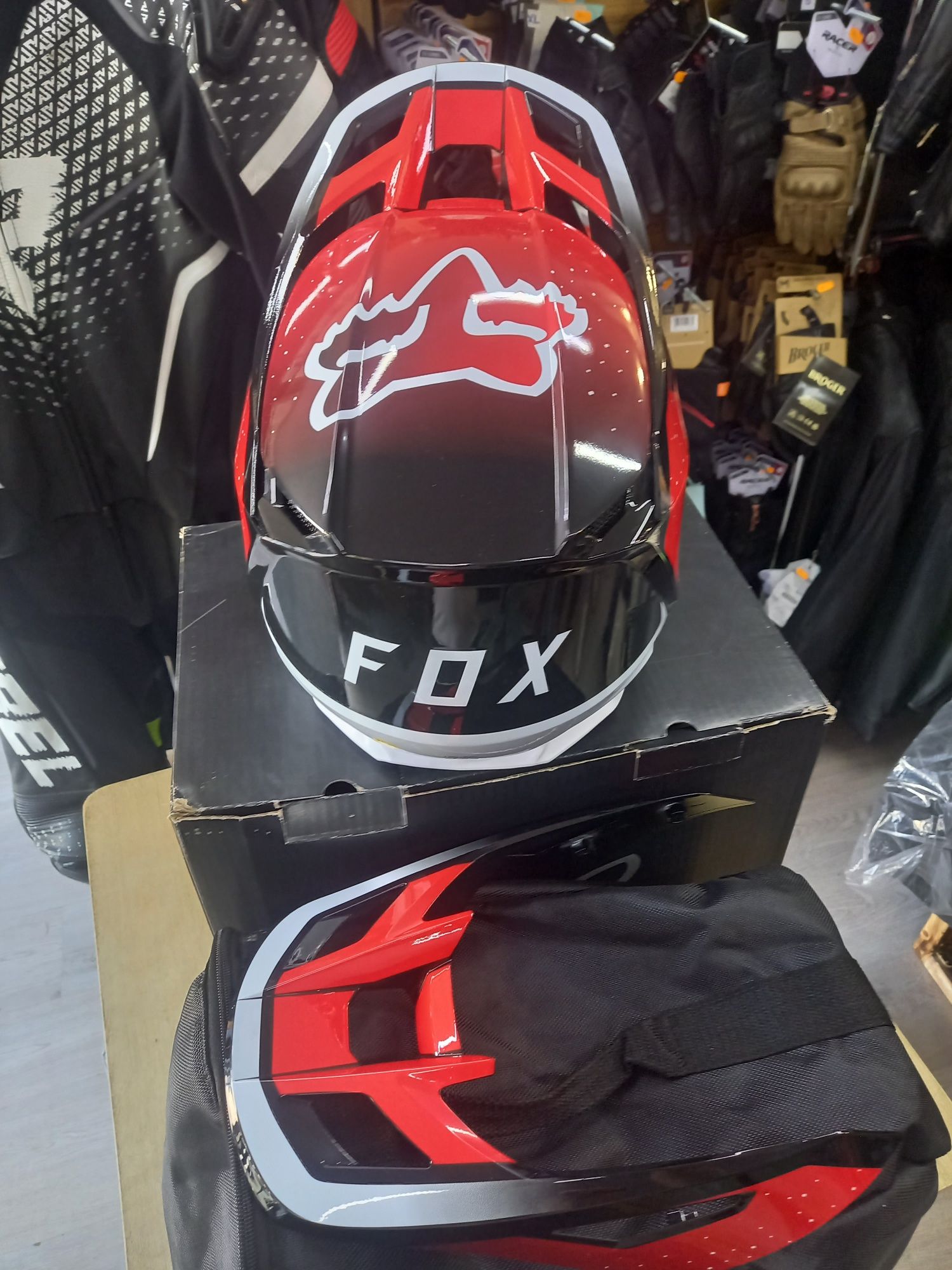 Kask Fox V2 VIZEN FLO RED rozmiar L, 59-60 WYPRZEDAŻ