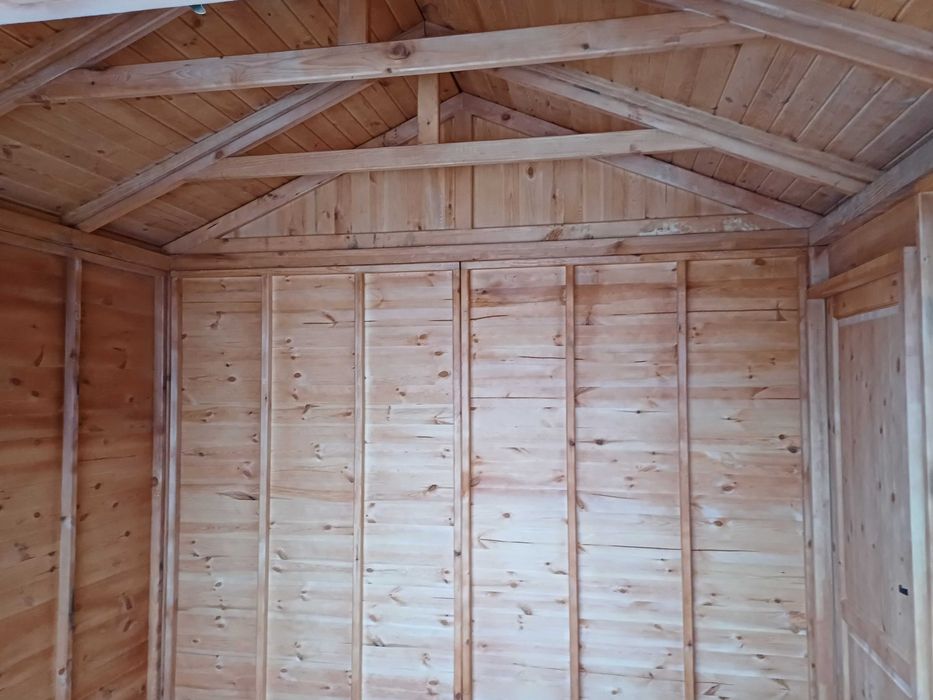 Domek handlowy kiosk sklepik sklep punkt sprzedaży pawilon na jarmark