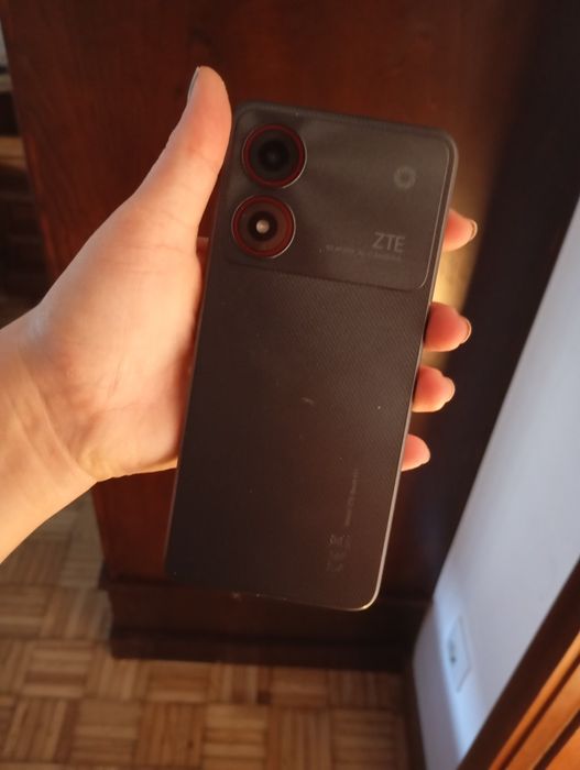 Vendo telemóvel como novo em muito bom estado