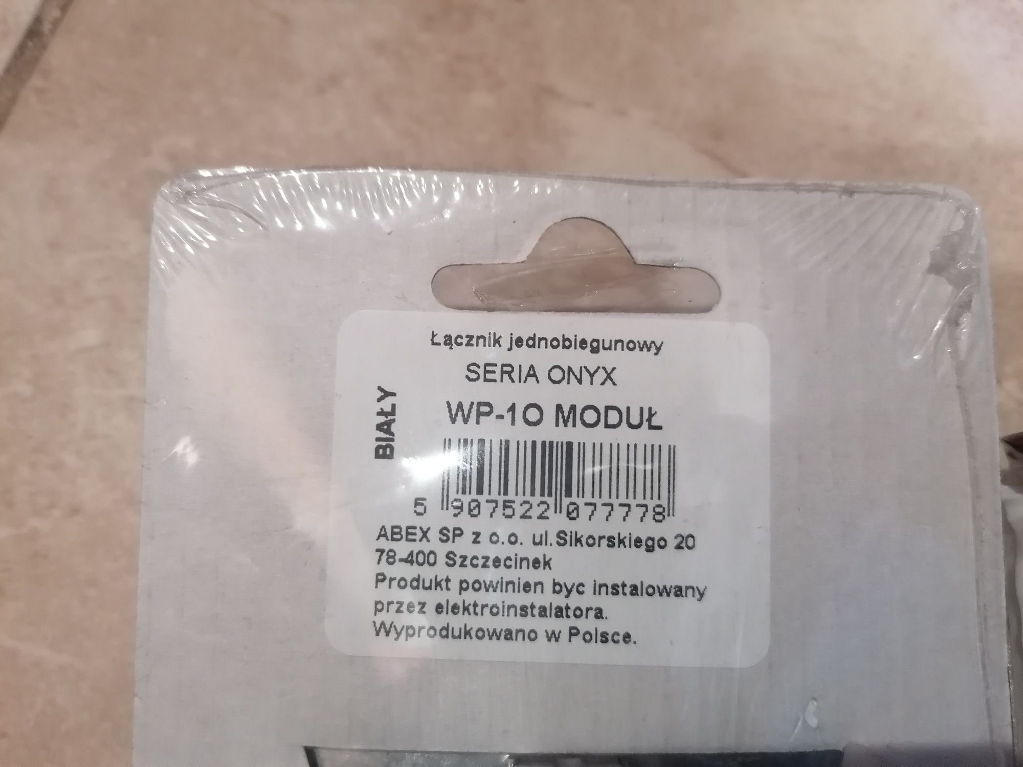 Włącznik z ramką do lampy.