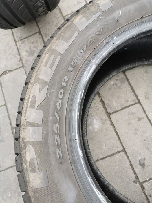 225/60R15 Pirelli P7 Para opon letnich