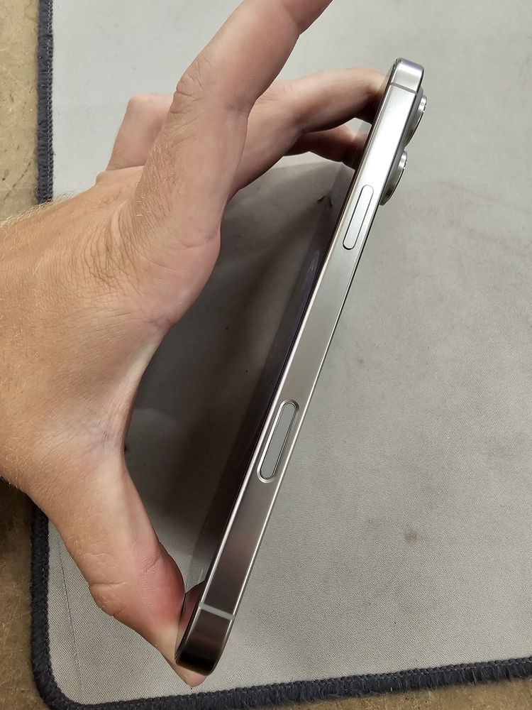iPhone 16 Pro Max 256GB – Titanium