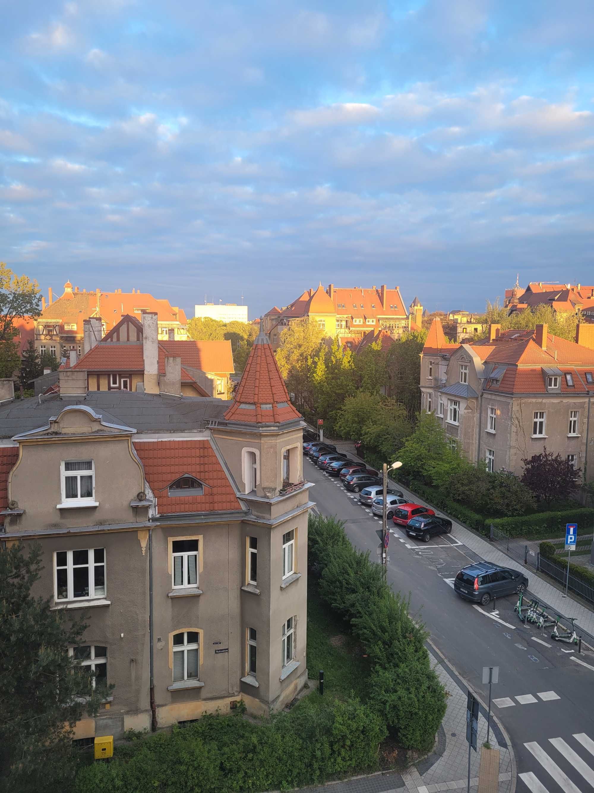 Przestronne 3 pokoje w pięknej kamienicy na Jeżycach