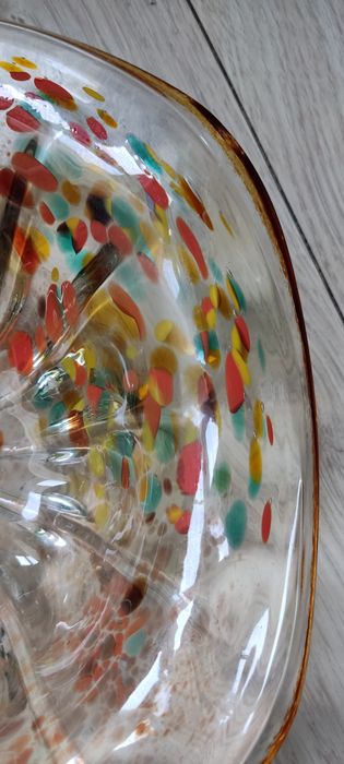 Stara patera ze szkła kolorowego z czasów PRL-u