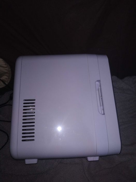 Неробочий міні-холодильник MFA-6L 12/220 в