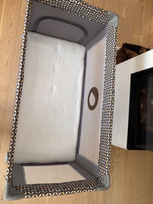 Lóżeczko turystyczne Lionelo z materacem