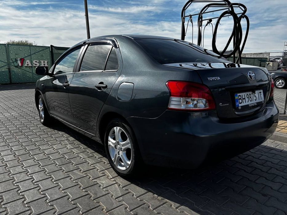 Продати Toyota Auris