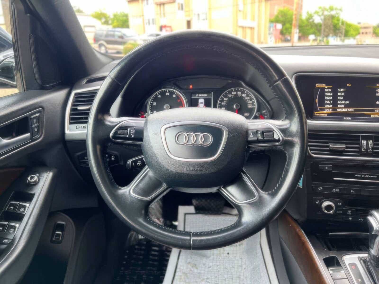 audi    	q5	2017