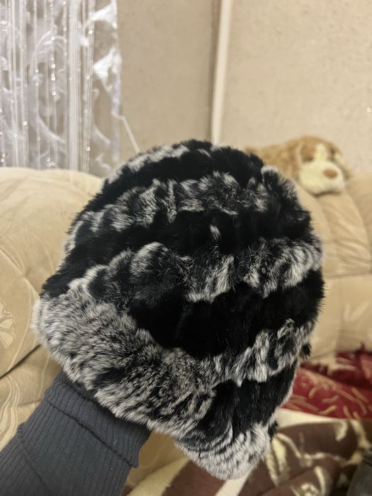 Жіноча хутряна шапка