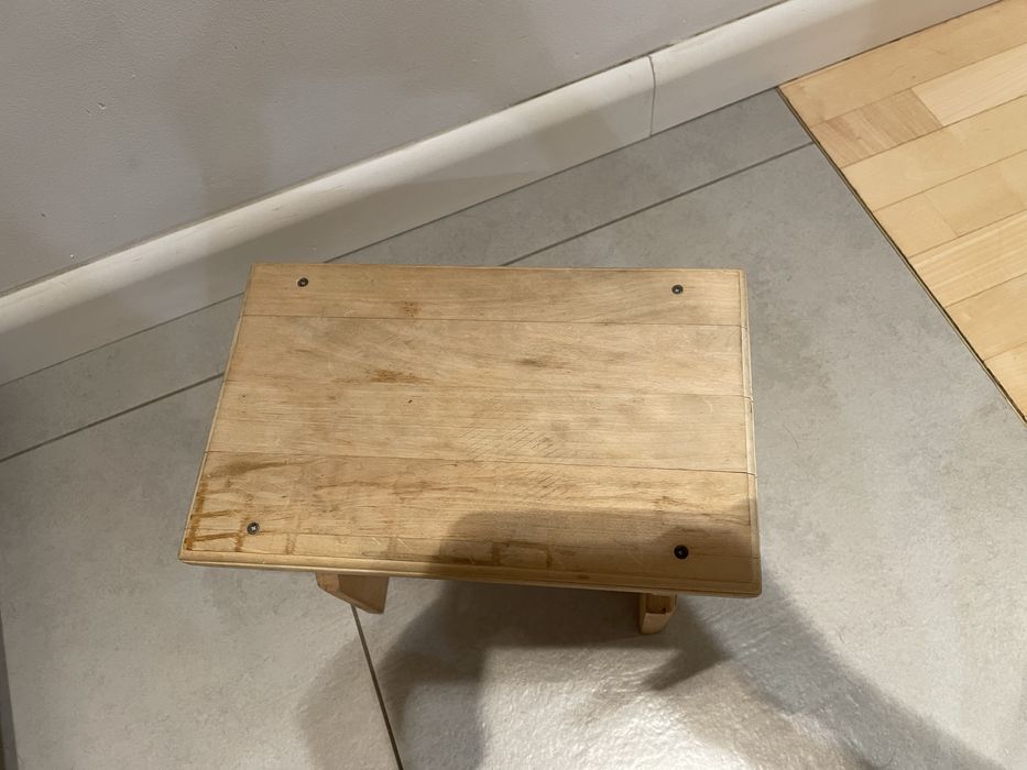 Taboret podnóżek mały stolik drewniany w świetnym stanie