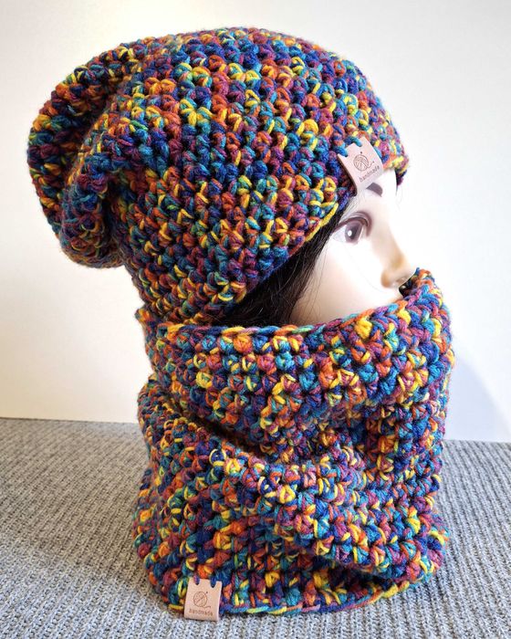 Kolorowy zestaw czapka smerfetka z kominem handmade