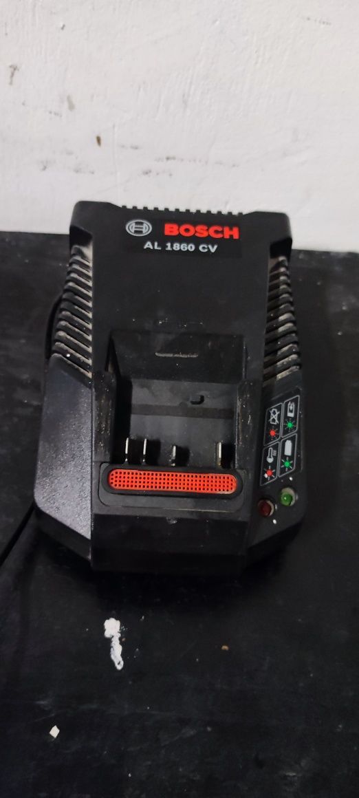 Ładowarka Bosch AL 1860 CV bateria 3.0 Ah 18 v