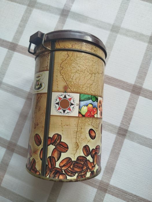 Puszka na kawę zamykana retro mapa  600 ml