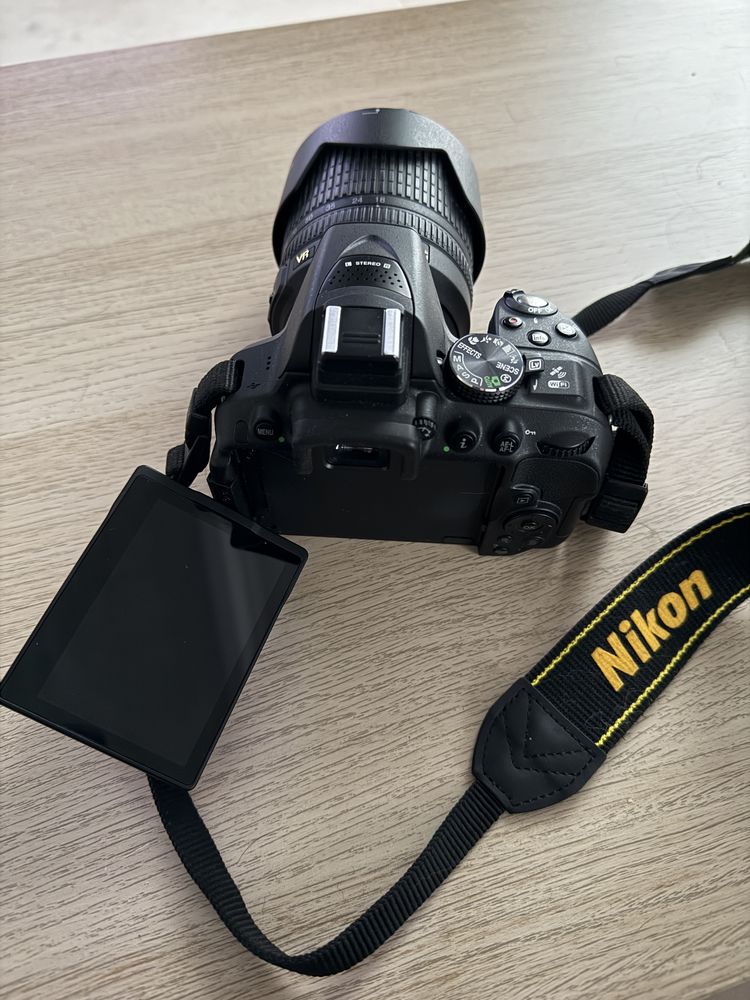 Nikon D5300 + dx vr 18-105