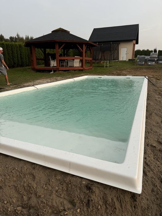 Basen/ Basen Poliestrowy/ Basen Betonowy/ Kompleksowy Montaż Basenu