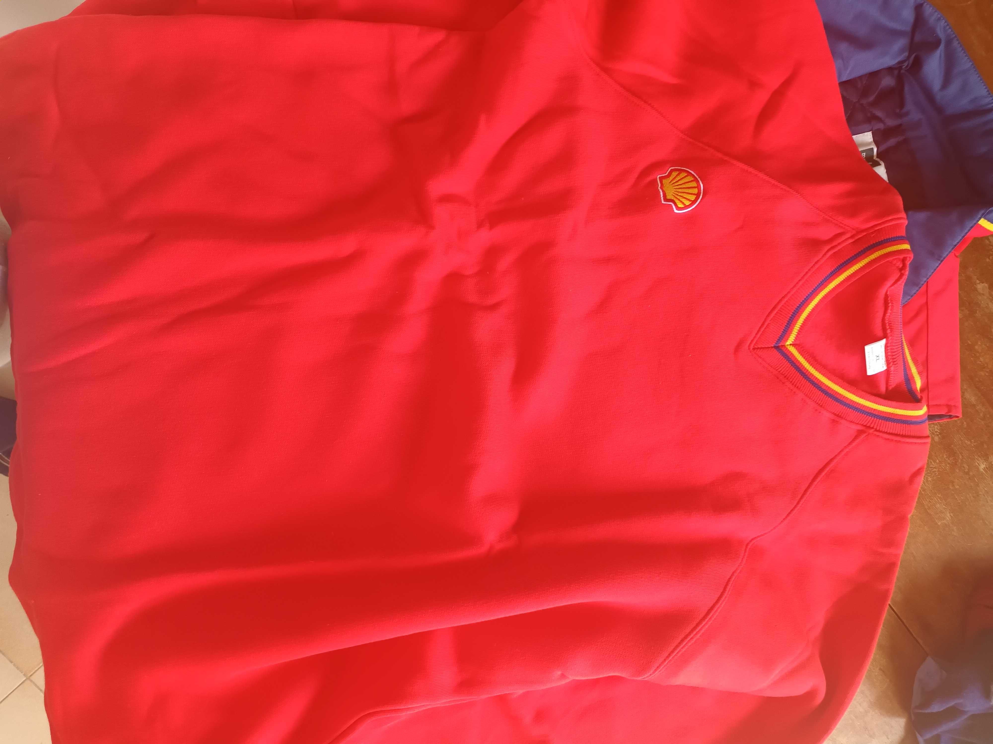 Camisola e colete novos Shell