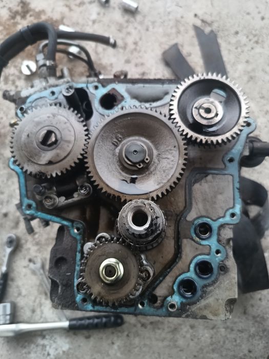 Części silnik Kubota z482 pompa carrier