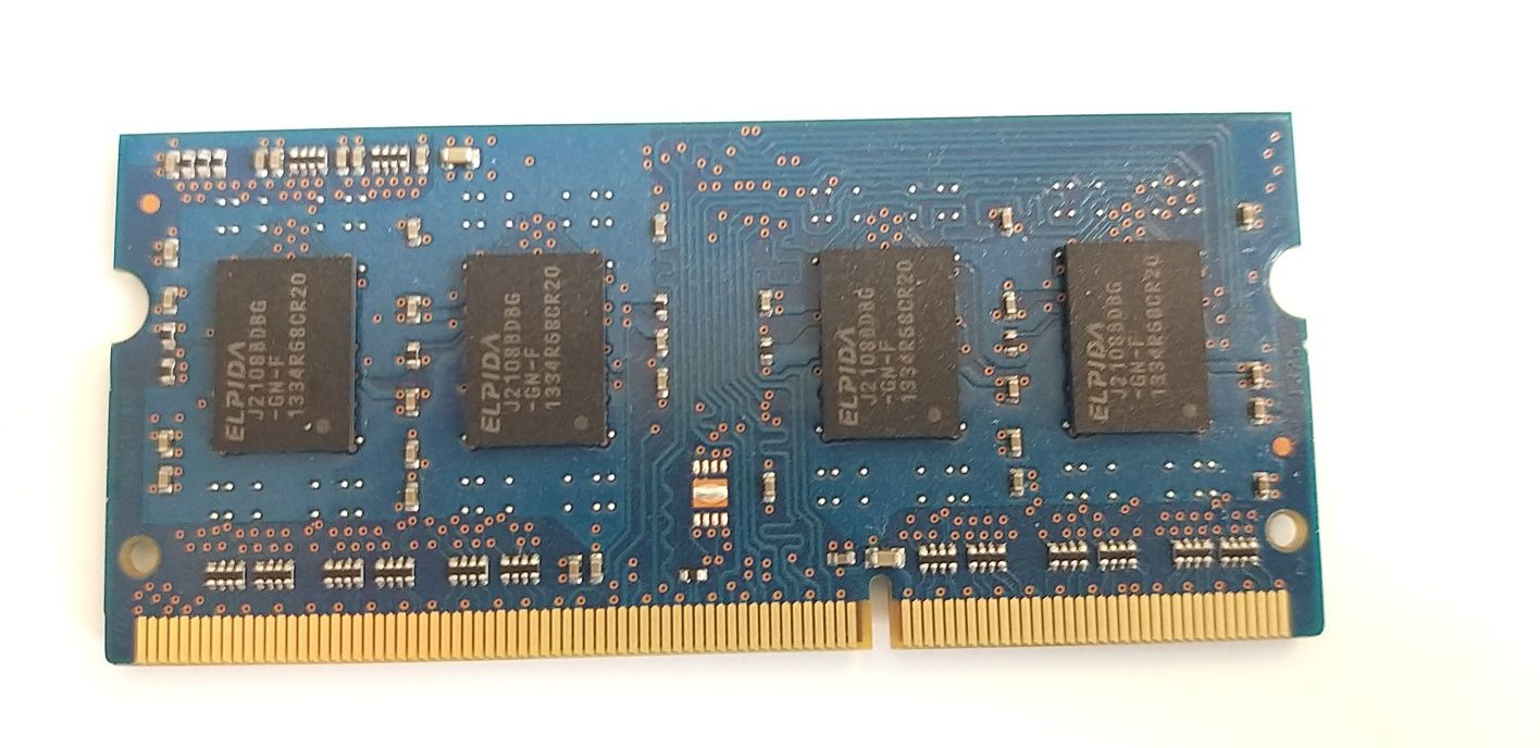 Elpida 2x placas de memória RAM de 2Gb cada uma. pc3 - 12800S