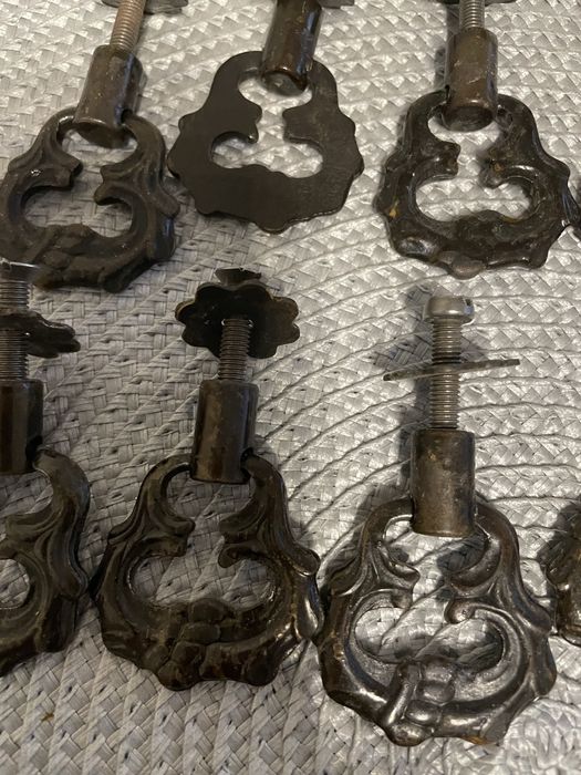 Komplet uchwytow do mebli z lat PRL-mosieżne