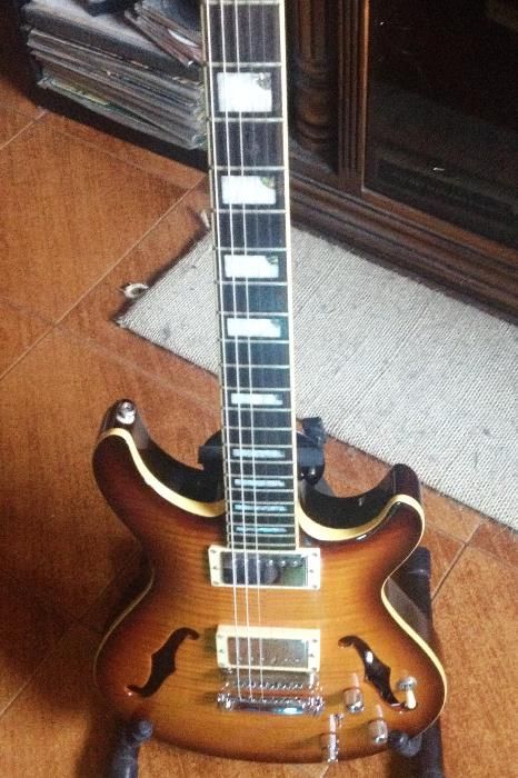 Guitarra eletrica Semi Hollow Body hybrid PIEZO Fishmann