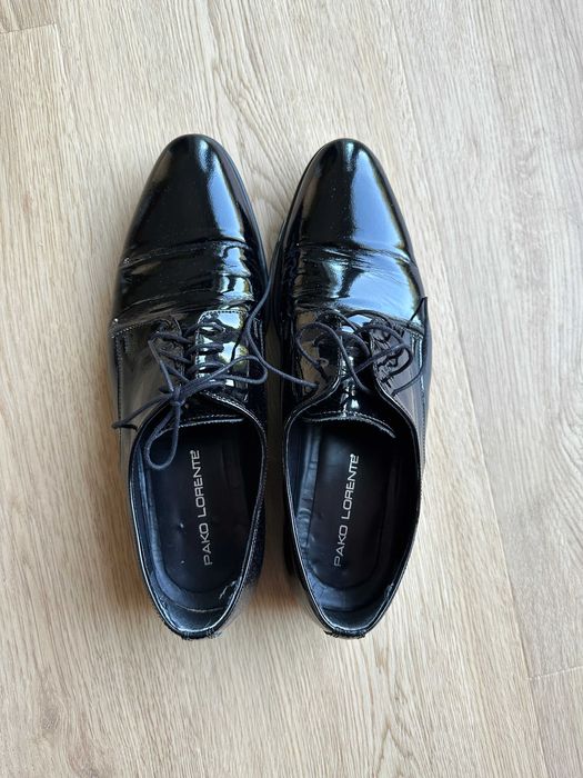 sprzedam eleganckie buty ślubne-lakierki firmy Pako Lorente rozmiar 42