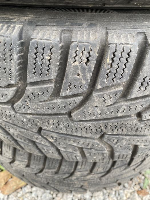 Hankook 195/65 r15 зима в доброму стані.