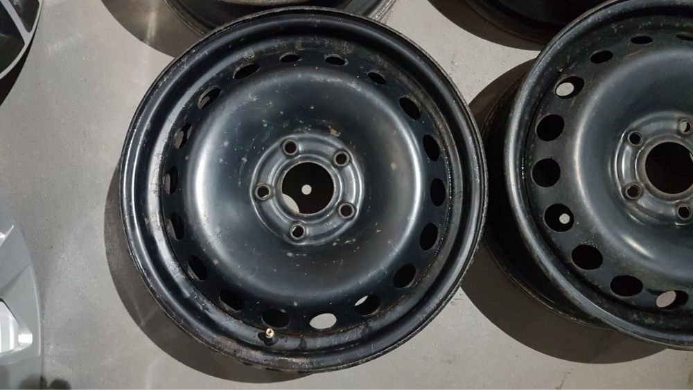 Металеві диски 5х114.3 R16 на Nissan Leaf, підходять на Toyota