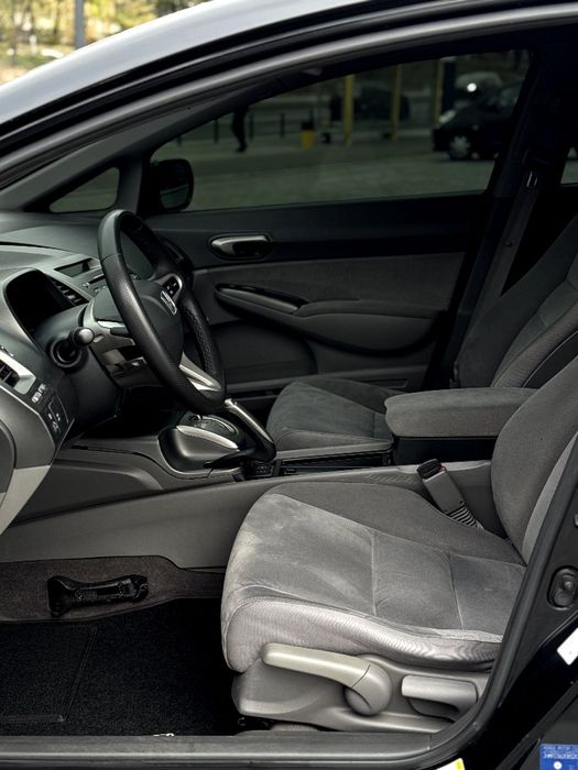 В продаже Honda Civic 2008 года 1.3 гибрид