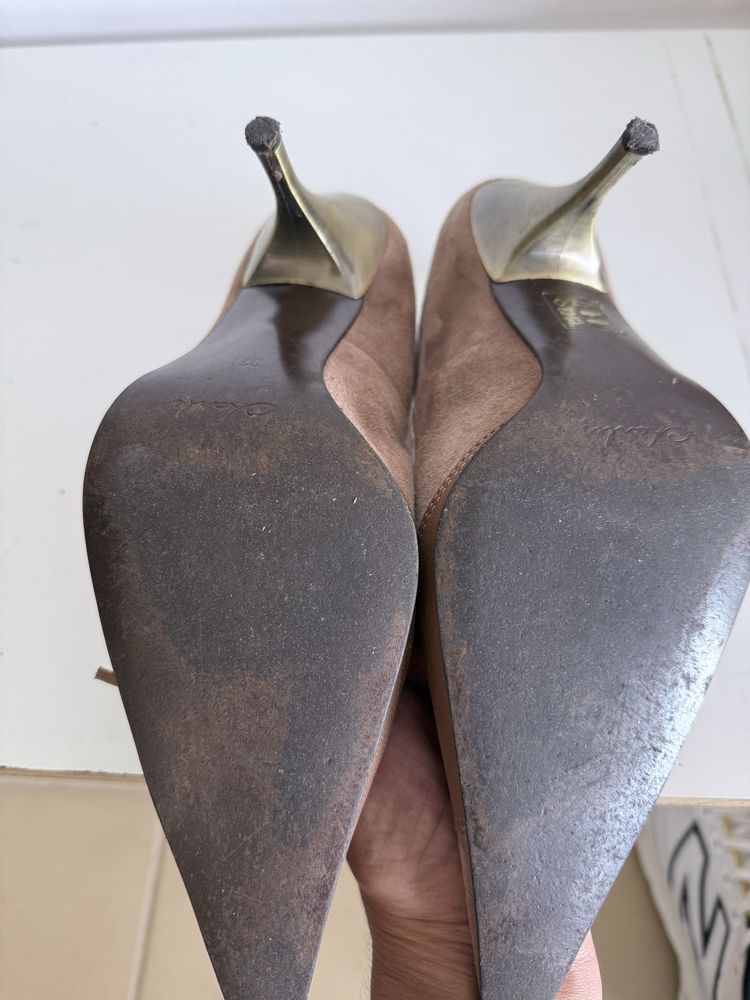 Sapatos em pele