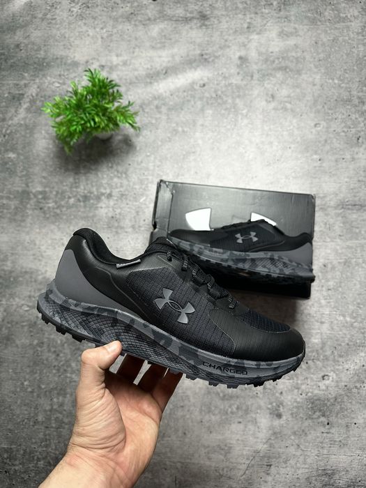 Чоловічі кросівки Under Armour Storm Charged Bandit TR 3 SP