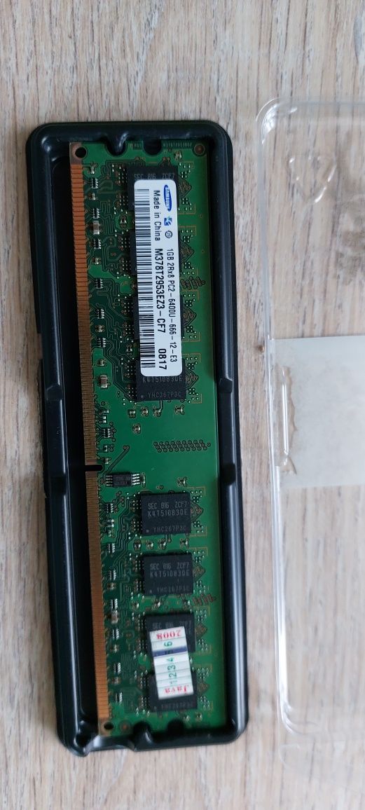 Оперативка Samsung DDR 2, 1 GB