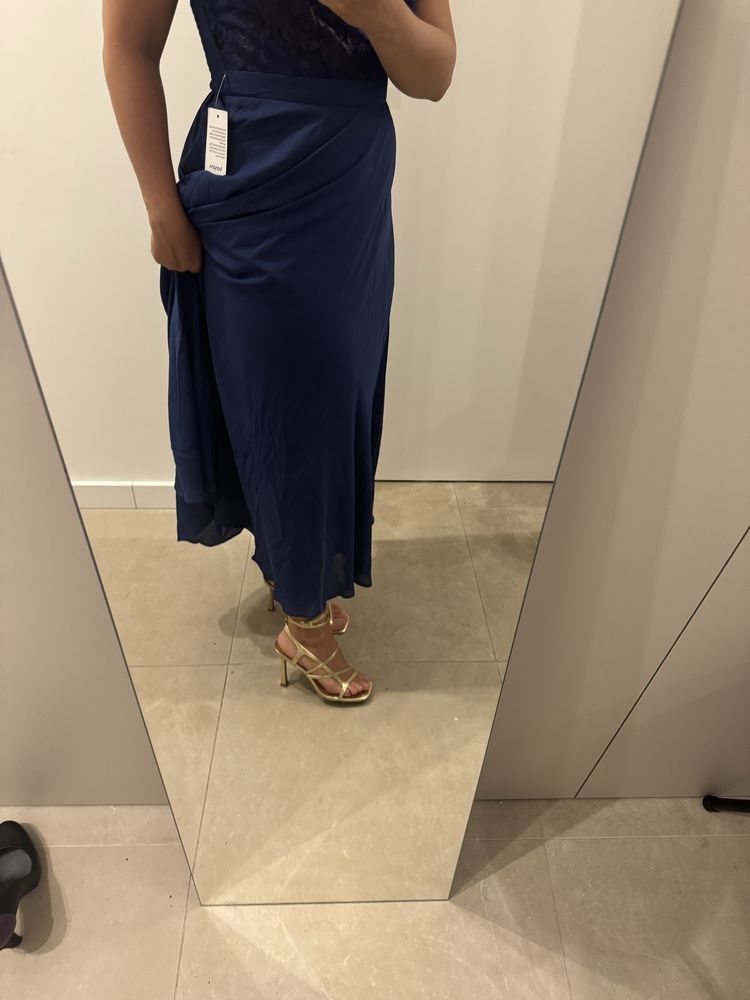 Elegancka suknia sukienka wesele Modna